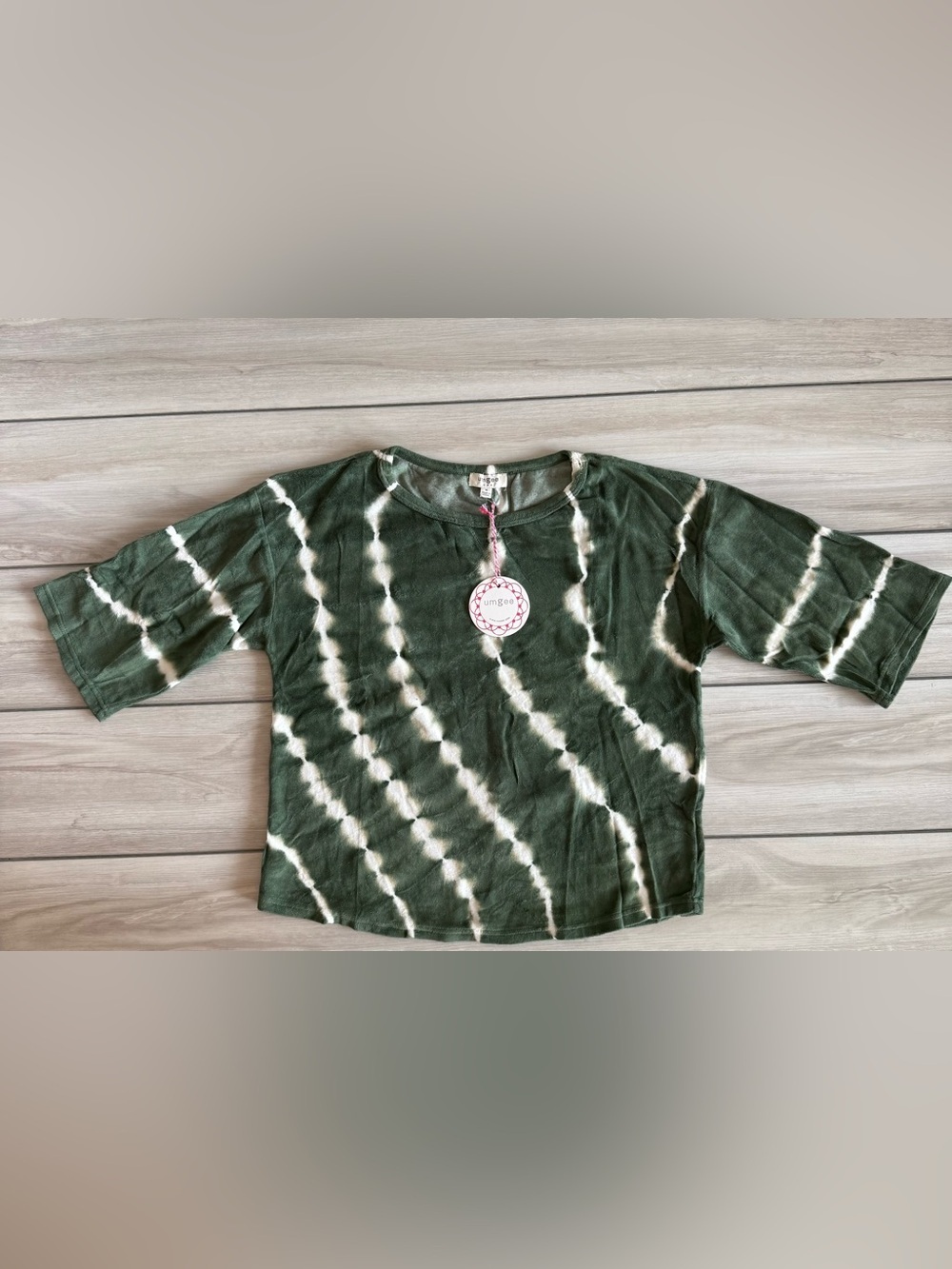 Umgee Tie-Dye Shirt Green Medium  NWT